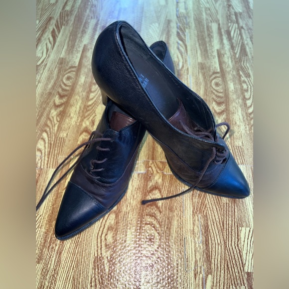 Stuart Weitzman size 8 brown point toe heels - Picture 12 of 14